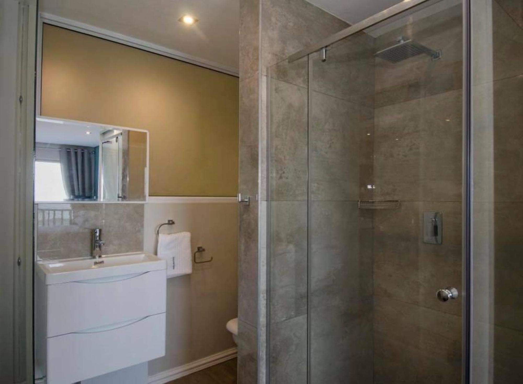 6 Dolphin Views La Mercy Beachfront Daire Dış mekan fotoğraf